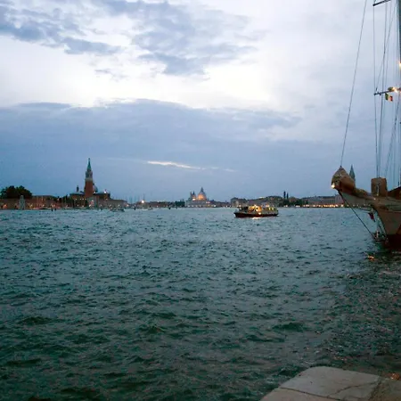 Romantico Con Vista Giardini Biennale ヴェネツィア